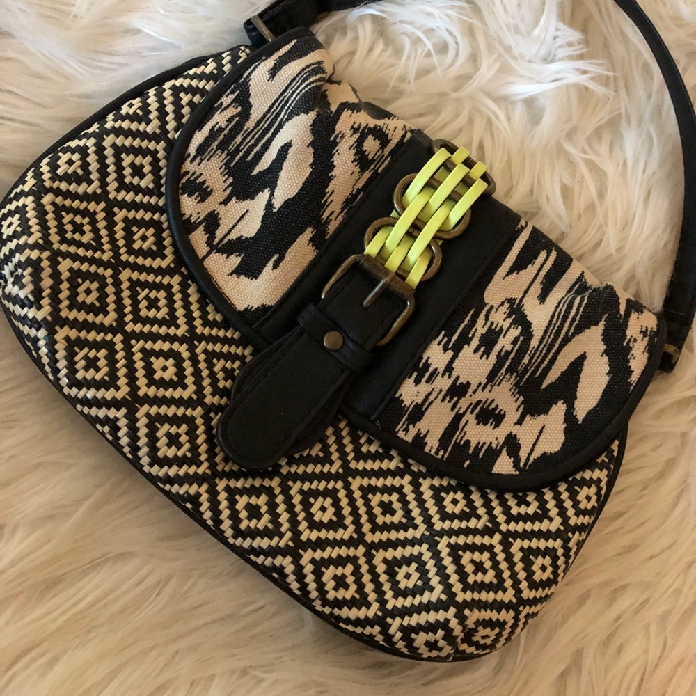 ✨Ikat Crossbody with Neon Accent✨
